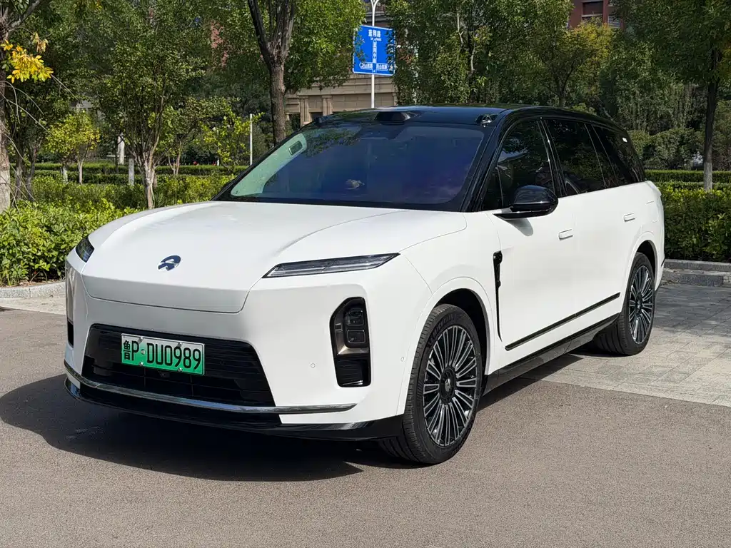 NIO ES8