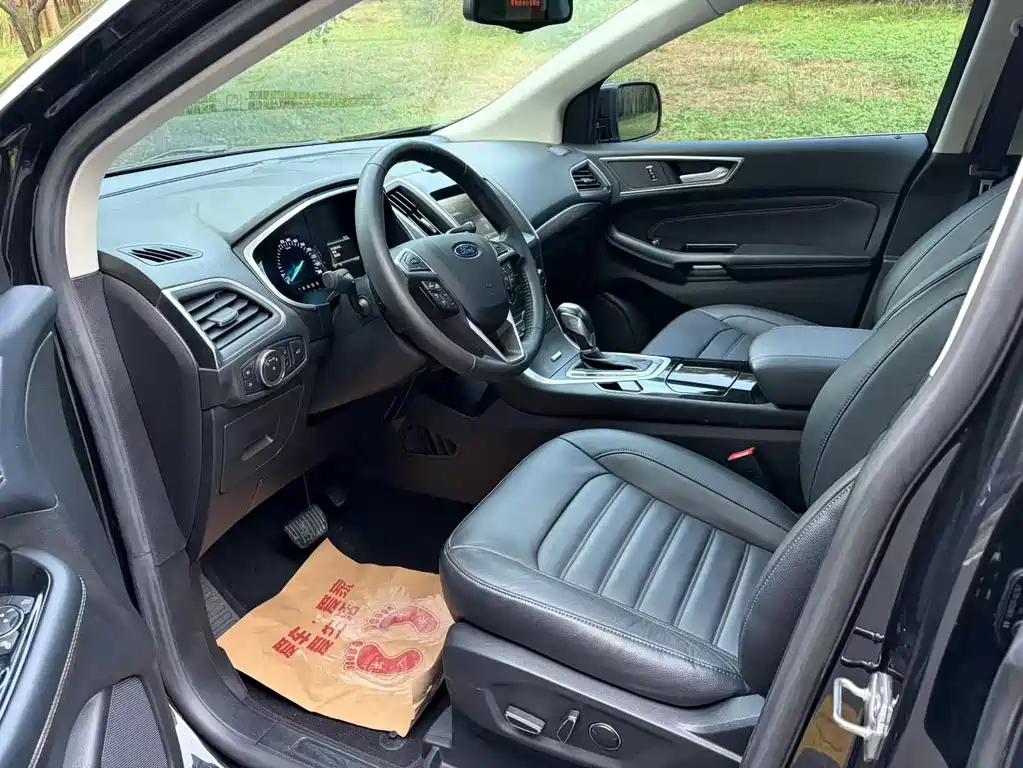 Ford Edge — миниатюра 4