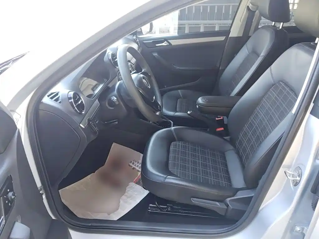 Volkswagen Jetta — миниатюра 15