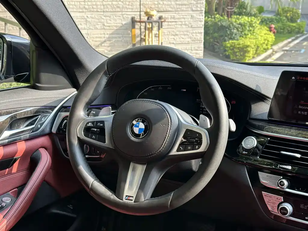 BMW 5 Series — миниатюра 28