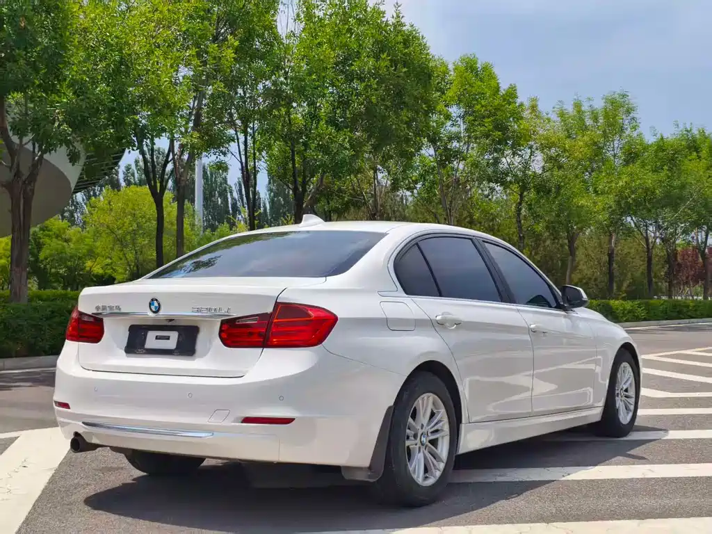BMW 3 Series — миниатюра 7