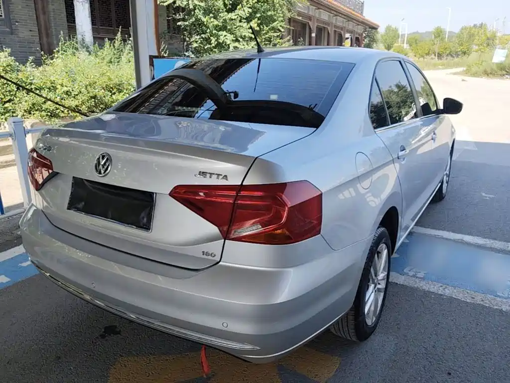 Volkswagen Jetta — миниатюра 7