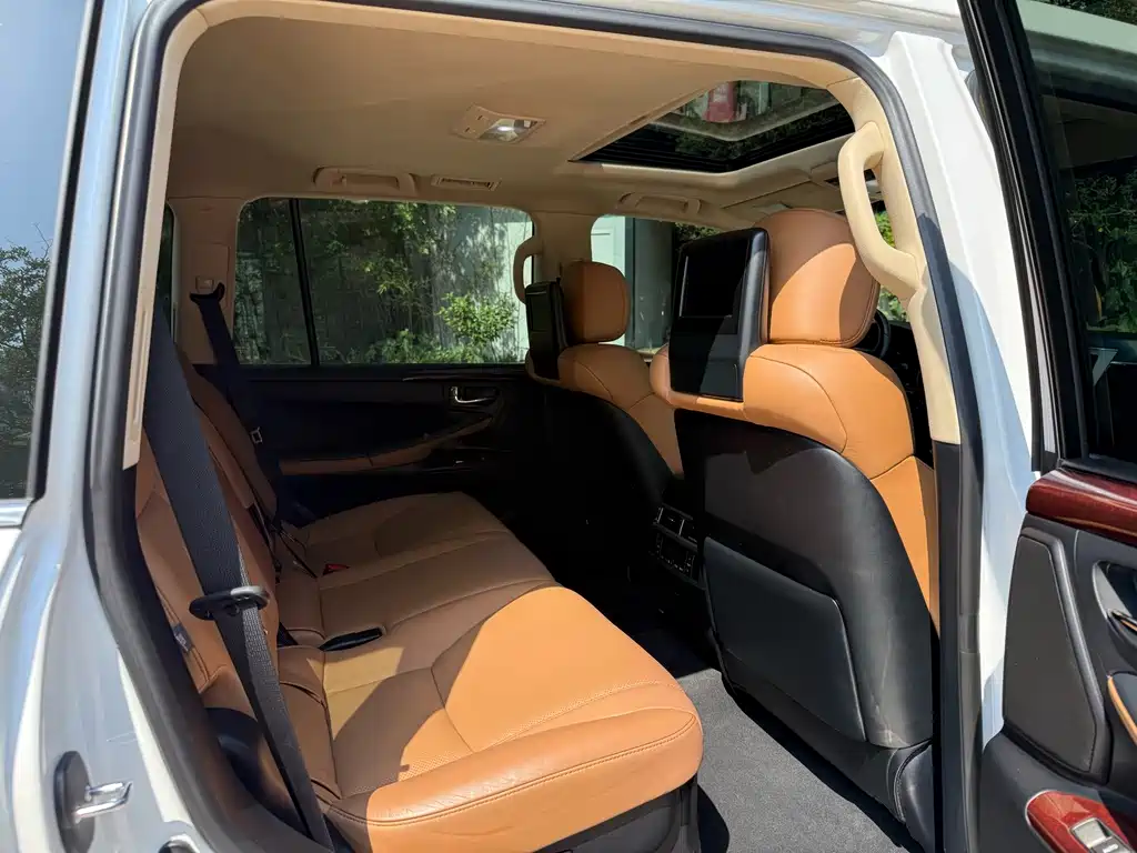 Lexus LX — миниатюра 17