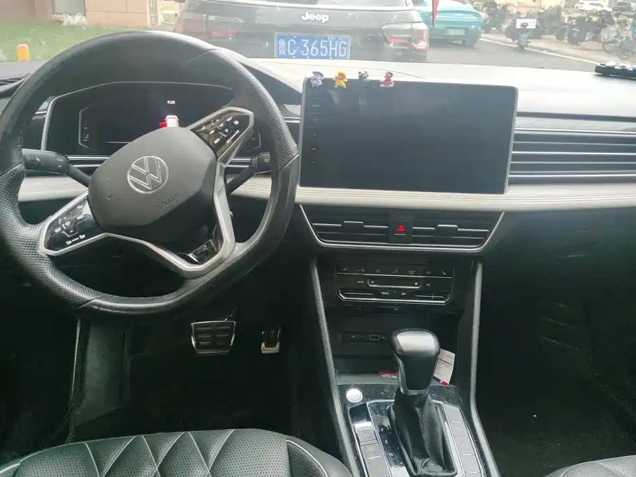 Volkswagen Tiguan L — миниатюра 12