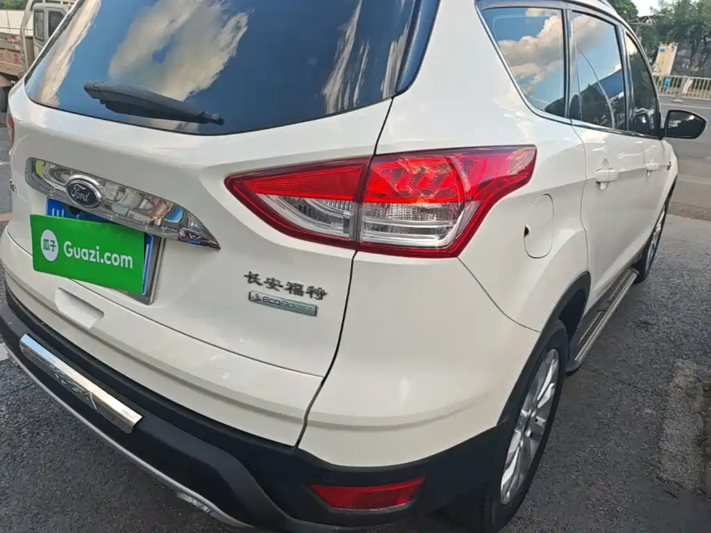 Ford Kuga — миниатюра 8
