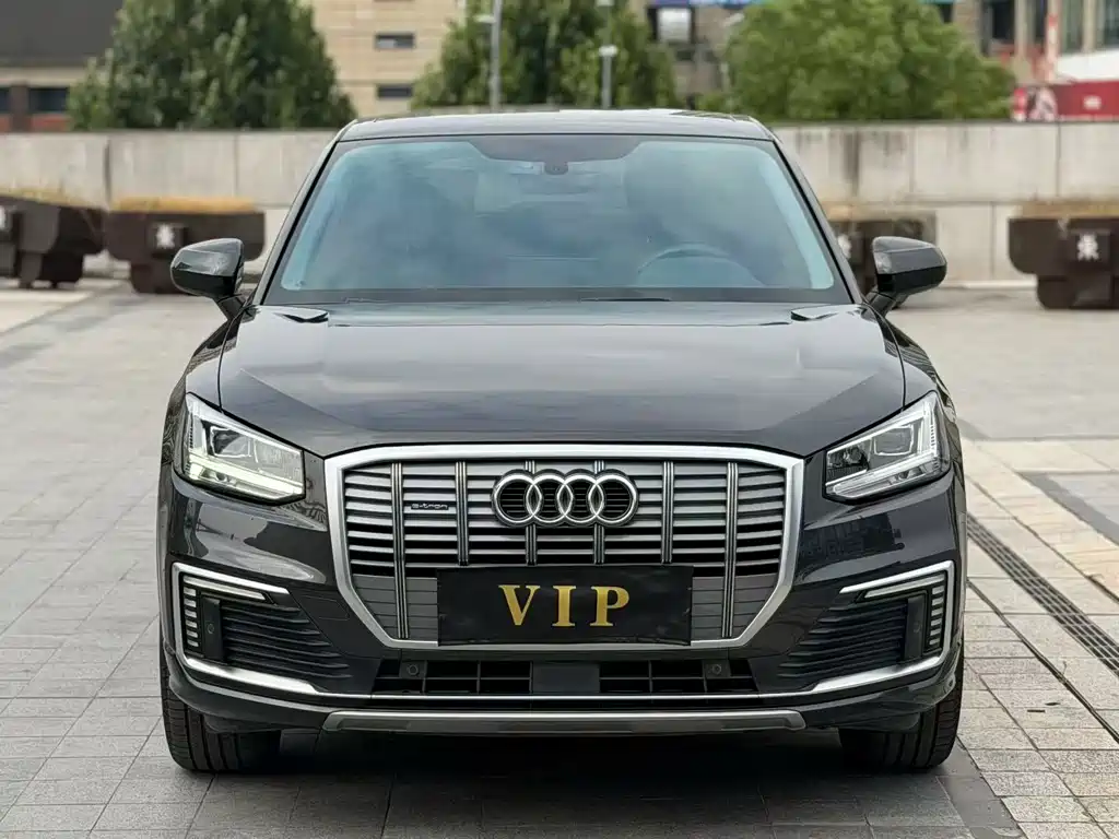 Audi Q2L e-tron — миниатюра 2
