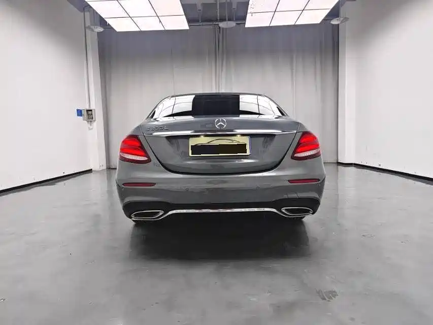 Mercedes-Benz E-Class — миниатюра 8