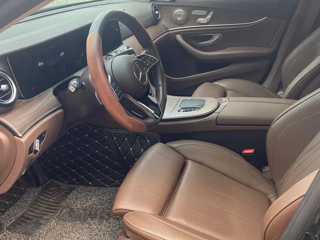 Mercedes-Benz E-Class — миниатюра 3