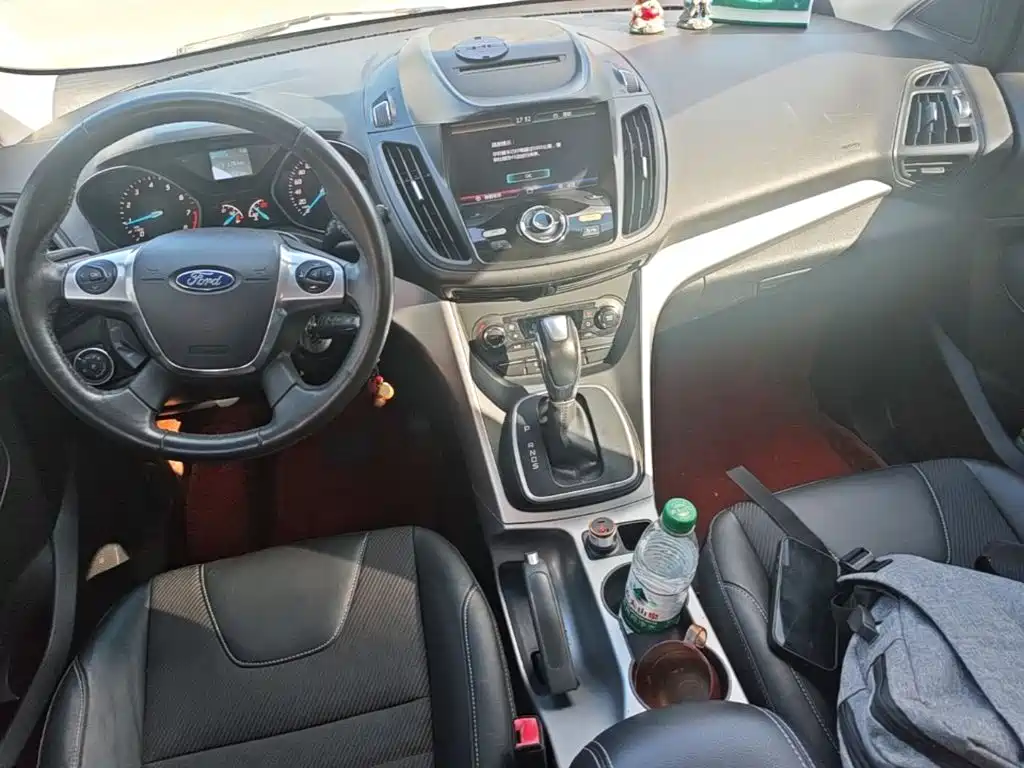 Ford Kuga — миниатюра 10