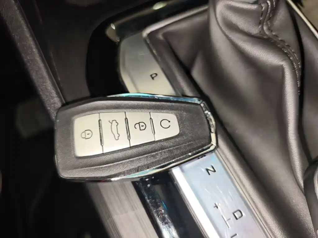 Geely Emgrand S — миниатюра 9