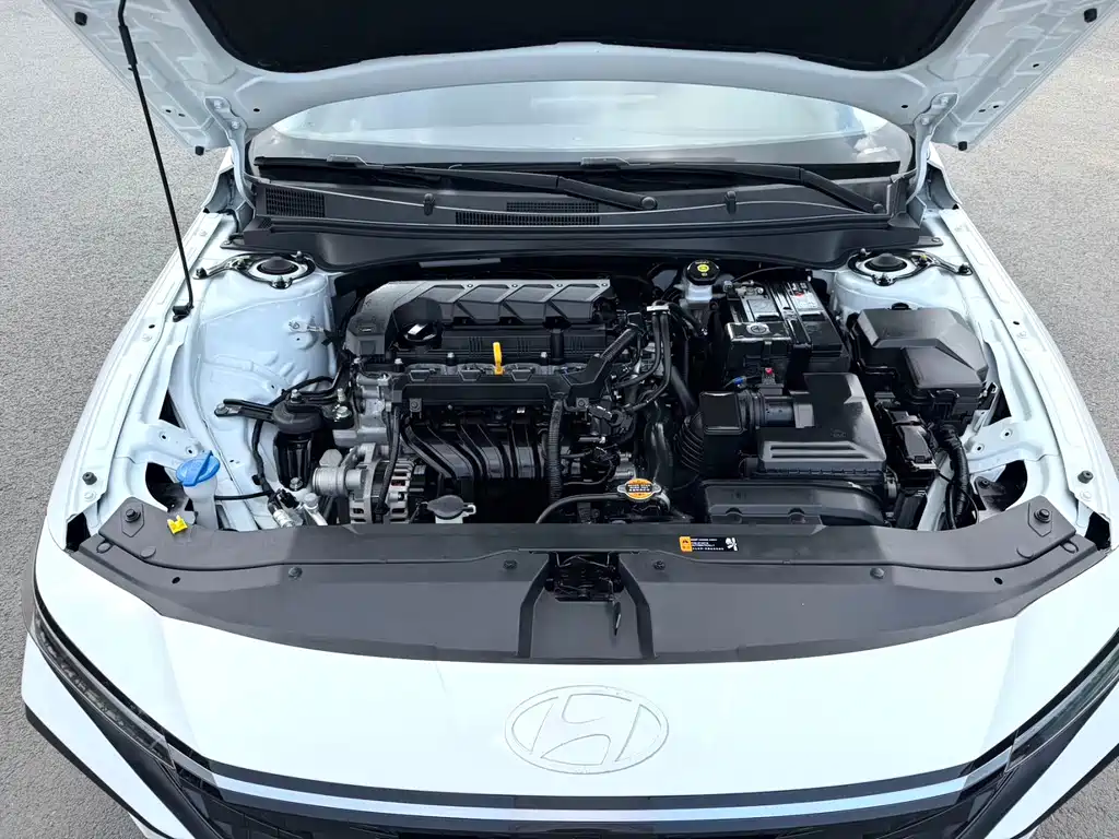 Hyundai Elantra — миниатюра 8