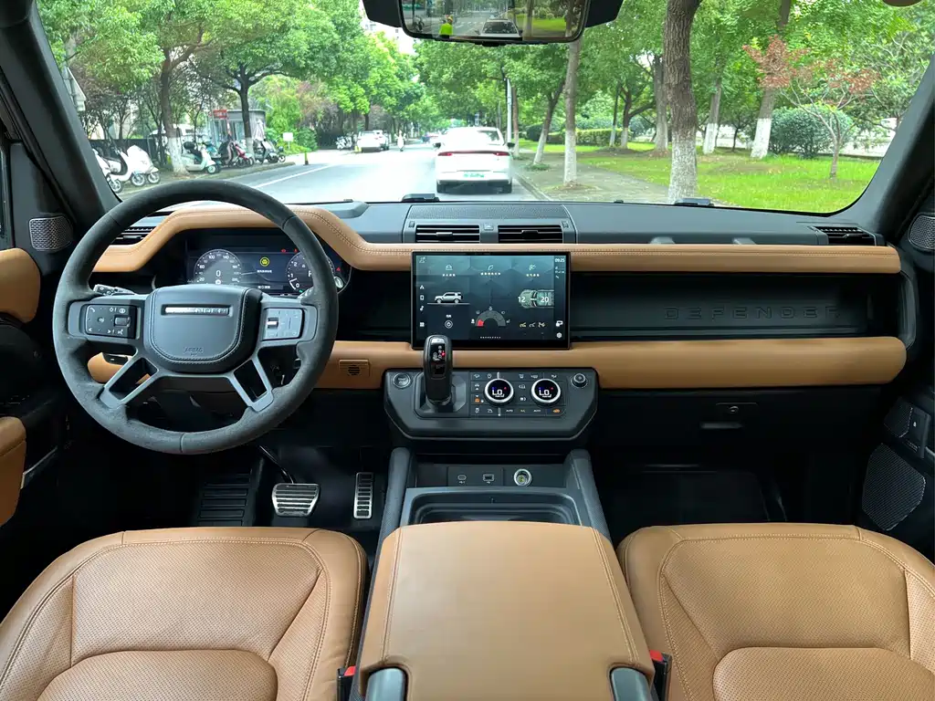 Land Rover Defender — миниатюра 5