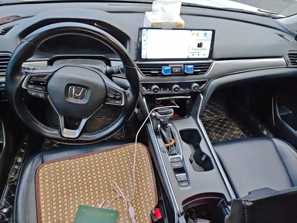 Honda Accord — миниатюра 13