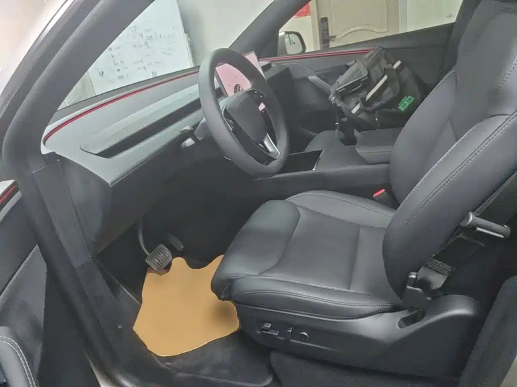 Tesla Model Y L — миниатюра 15