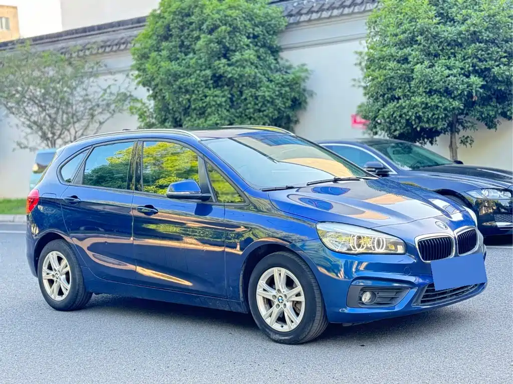BMW 2 Series Active Tourer — миниатюра 3