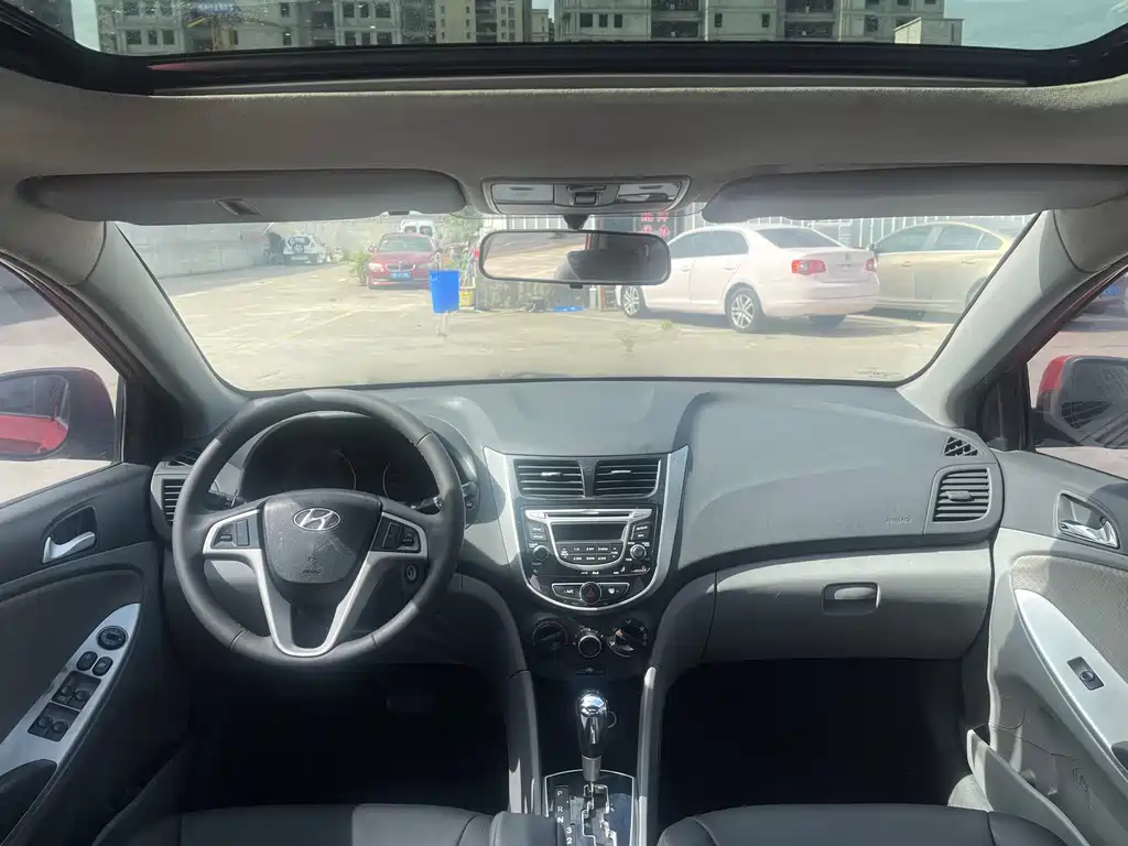 Hyundai Verna — миниатюра 5