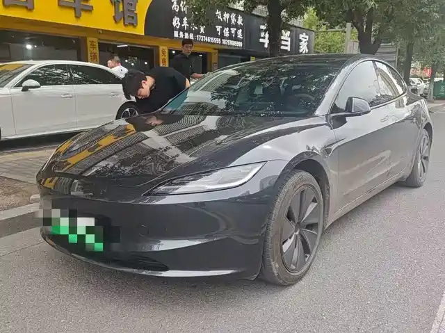 2025 Tesla Model 3