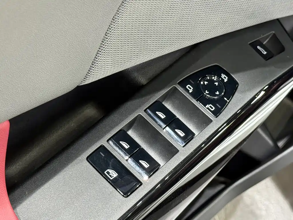 BMW X3 — миниатюра 9