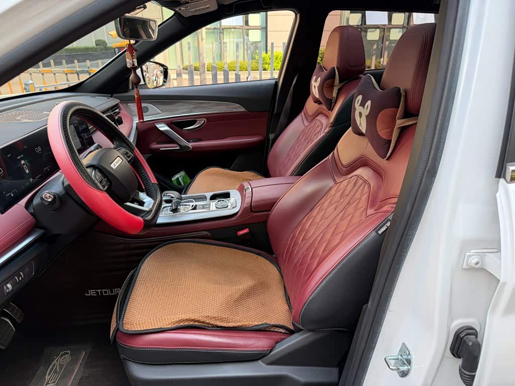 Jetour Jetour X70 PLUS 1.5 л 2024 г. Белый, пробег 22000 км
