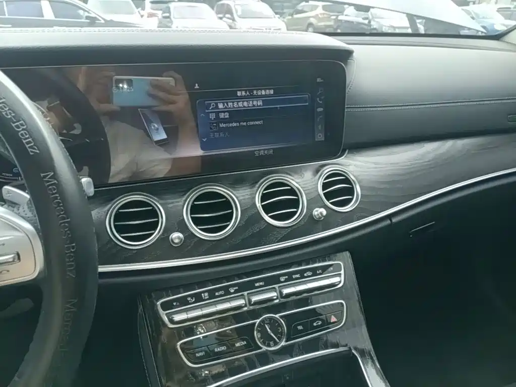 Mercedes-Benz E-Class — миниатюра 13