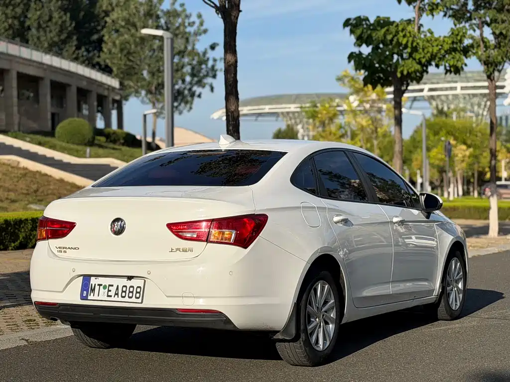 Buick Verano — миниатюра 6