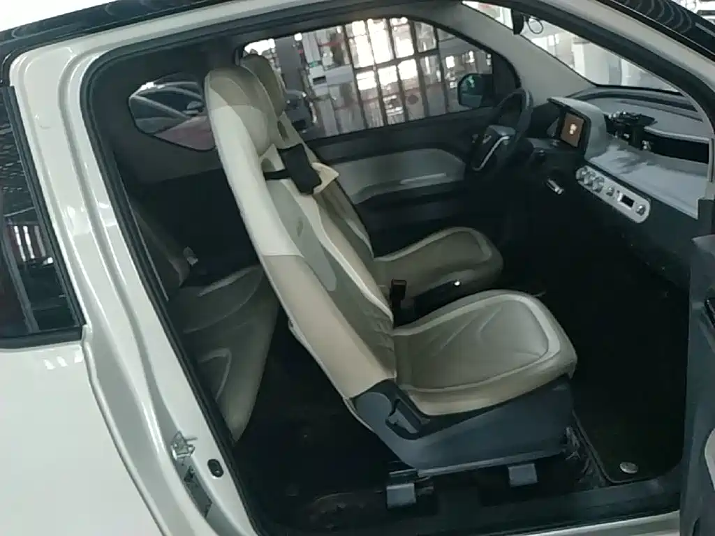 Wuling MINIEV — миниатюра 25