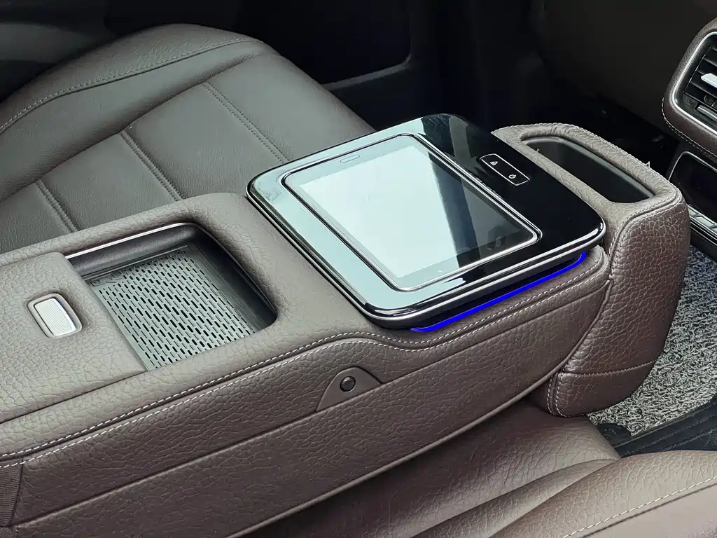 Mercedes-Benz GLS — миниатюра 17