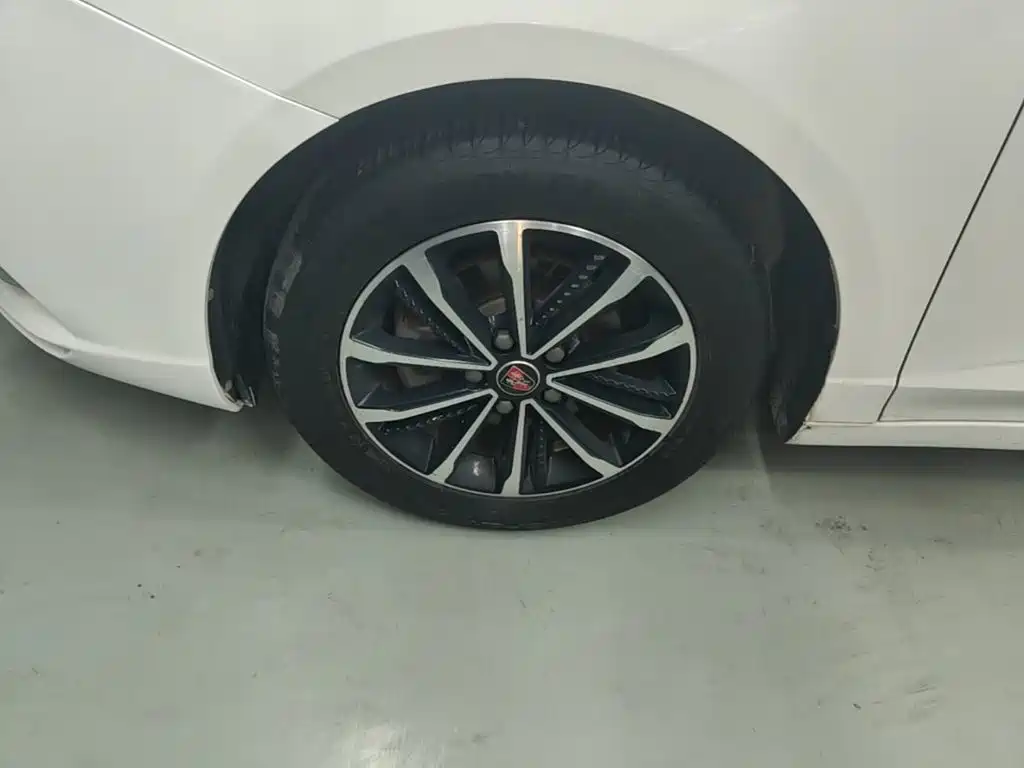 Roewe i5 — миниатюра 23