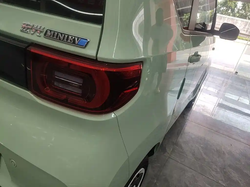 Wuling MINIEV — миниатюра 8