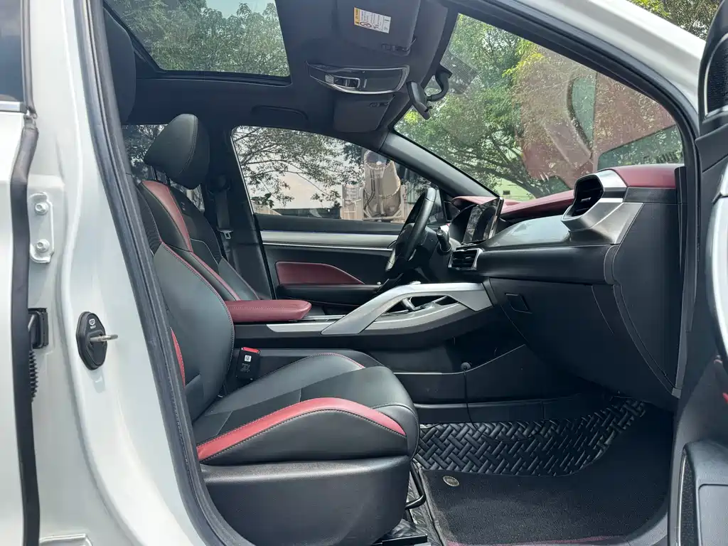 Geely Binyue — миниатюра 12