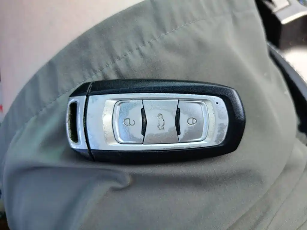 Geely Emgrand — миниатюра 9