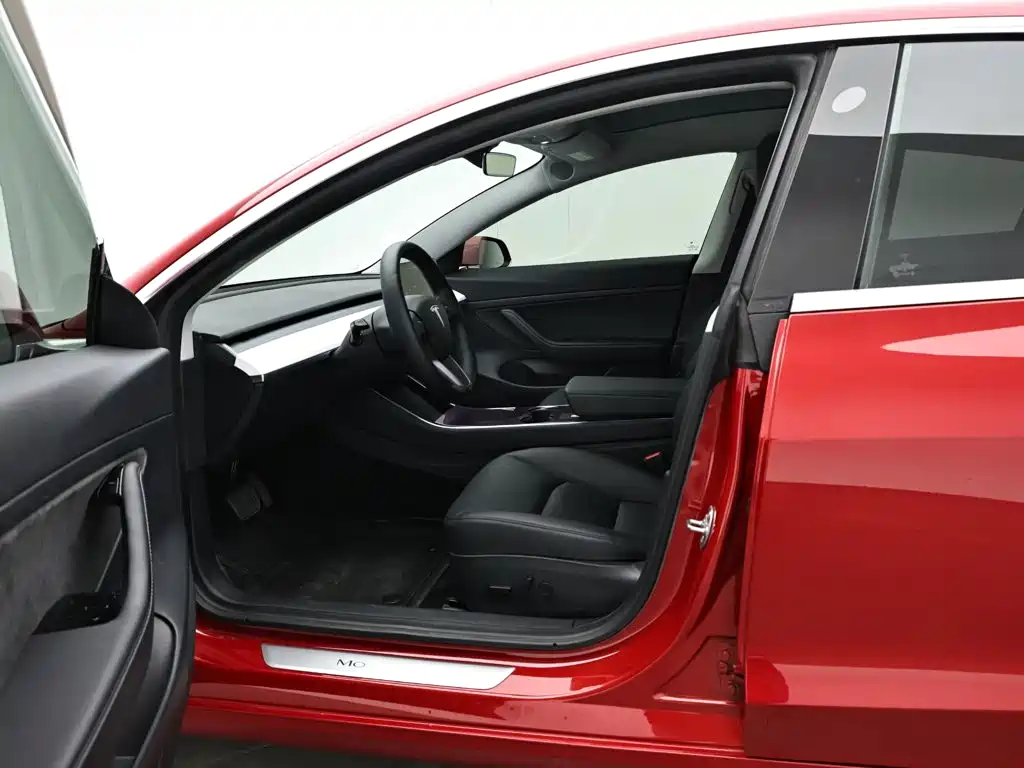 Tesla Model 3 — миниатюра 12