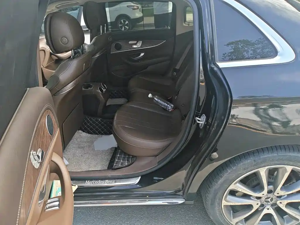 Mercedes-Benz E-Class — миниатюра 15