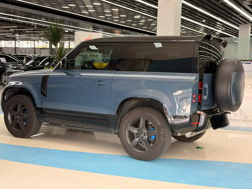 Land Rover Defender — миниатюра 6