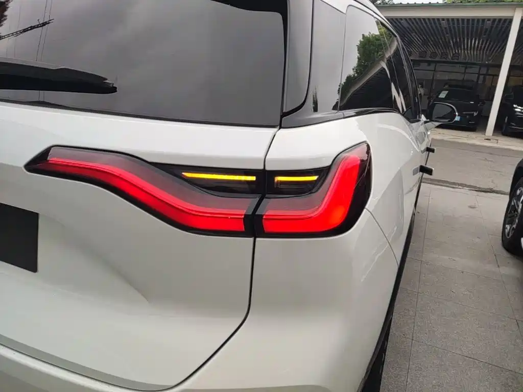 NIO ES8 — миниатюра 8