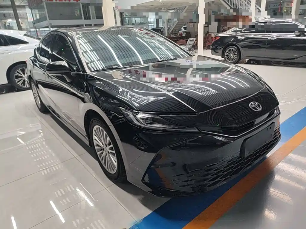 Toyota Camry — миниатюра 4
