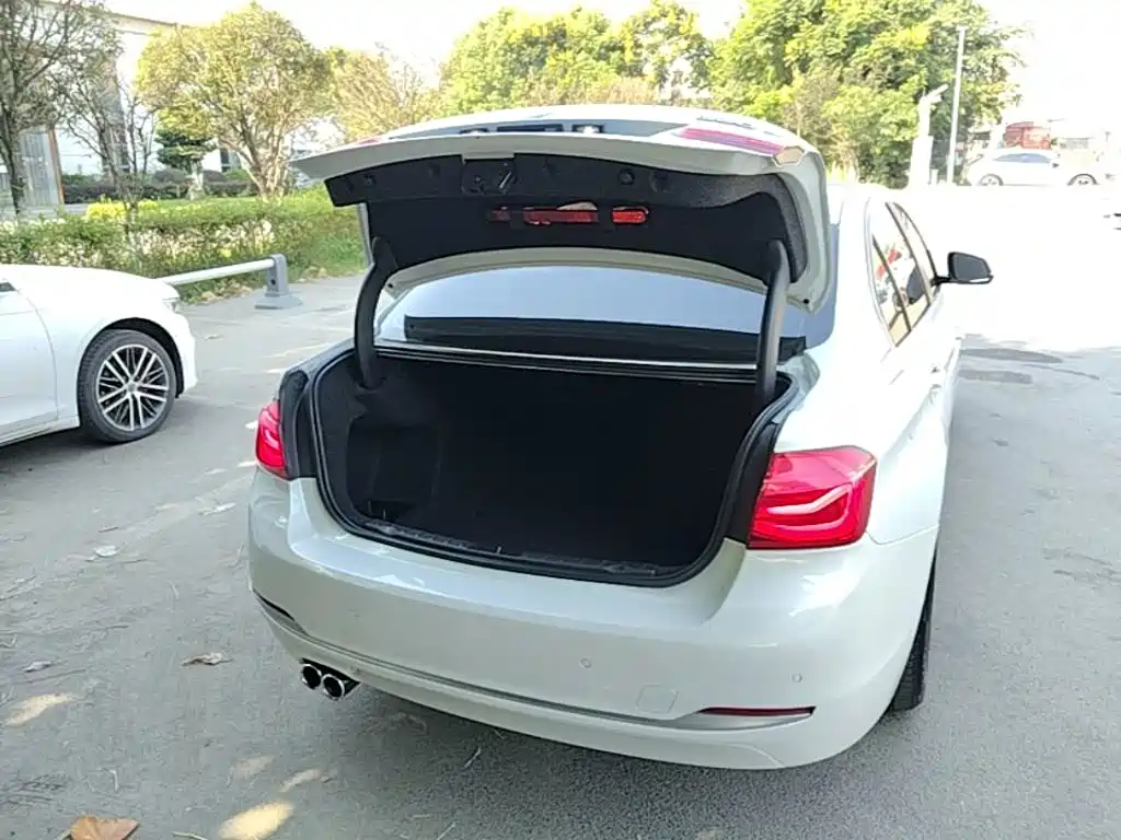 BMW 3 Series — миниатюра 19
