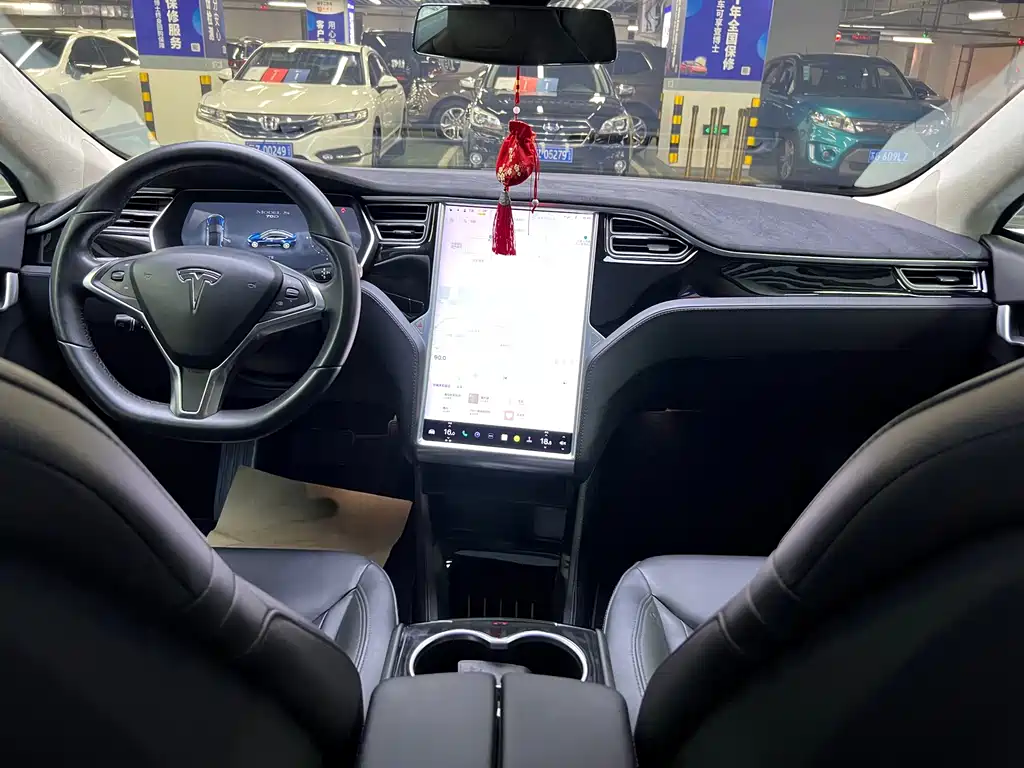 Tesla Model S — миниатюра 13
