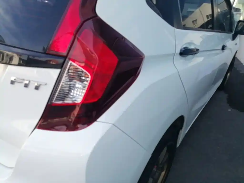 Honda Fit — миниатюра 8