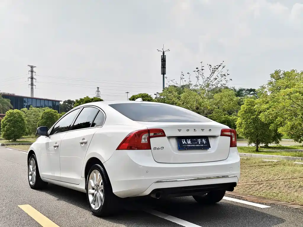 Volvo S60 — миниатюра 7