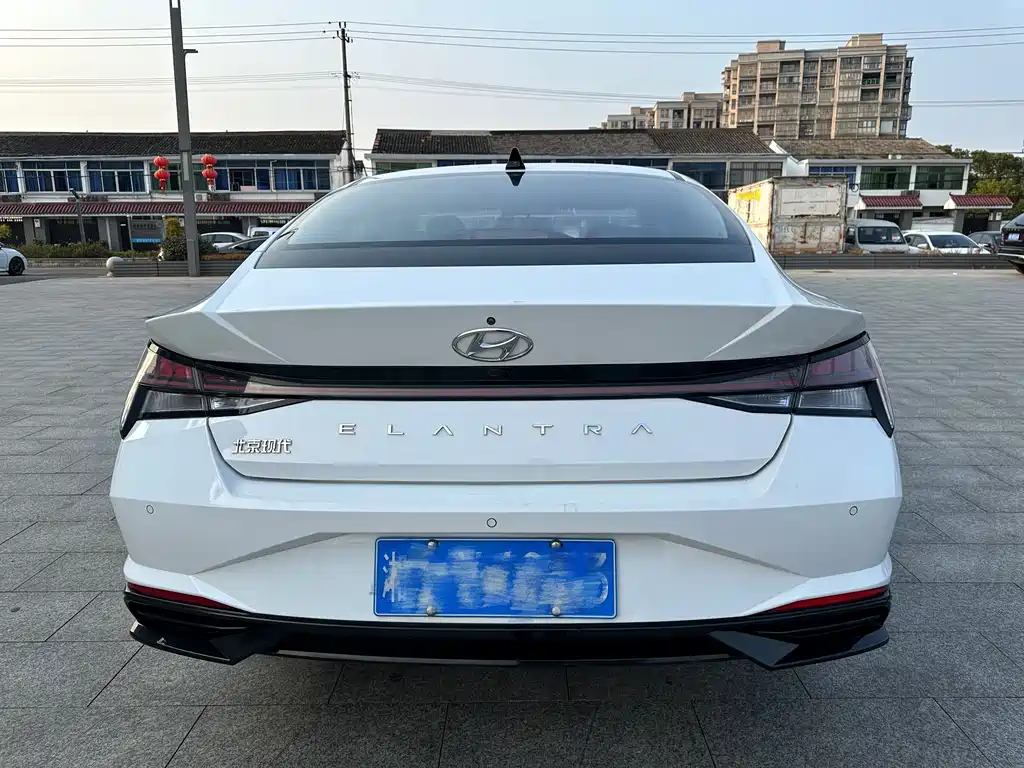 Hyundai Elantra — миниатюра 9