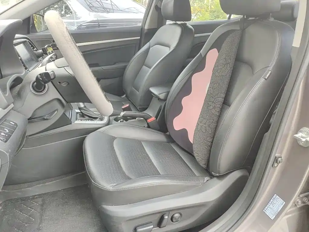 Hyundai Elantra — миниатюра 15