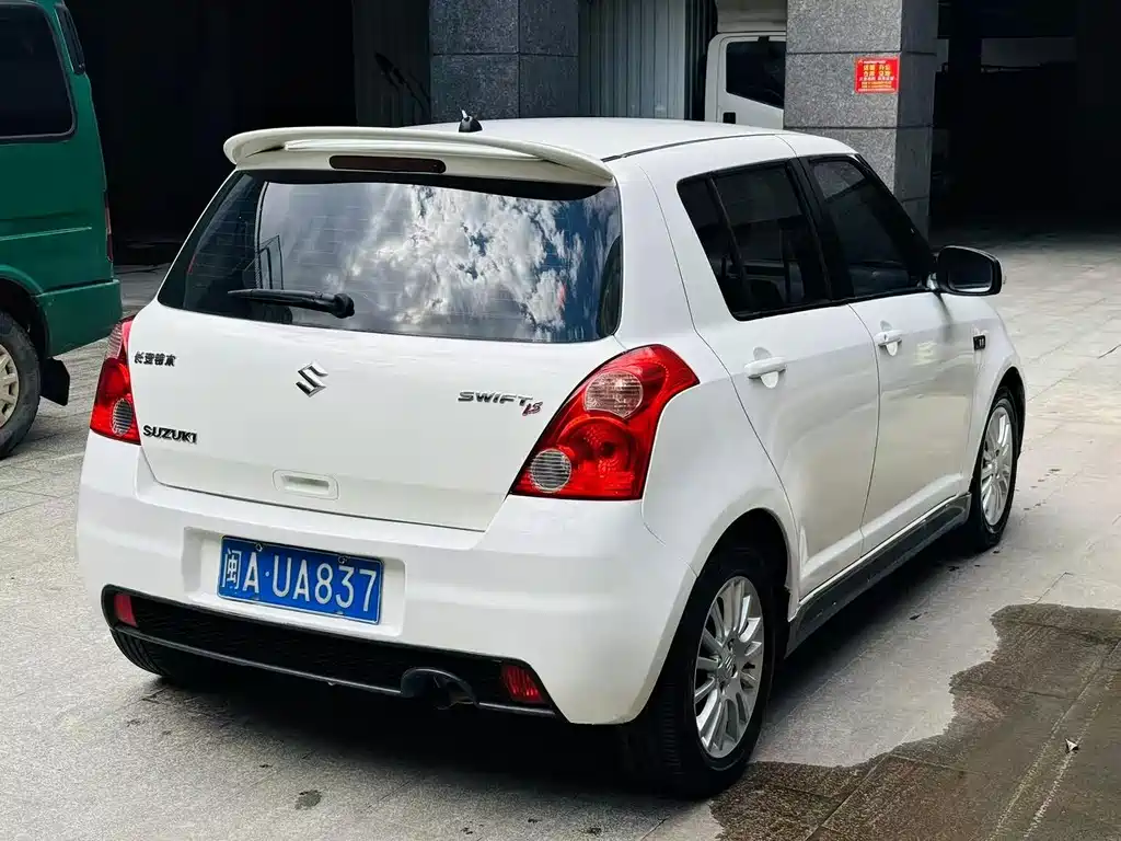 Suzuki Swift — миниатюра 7