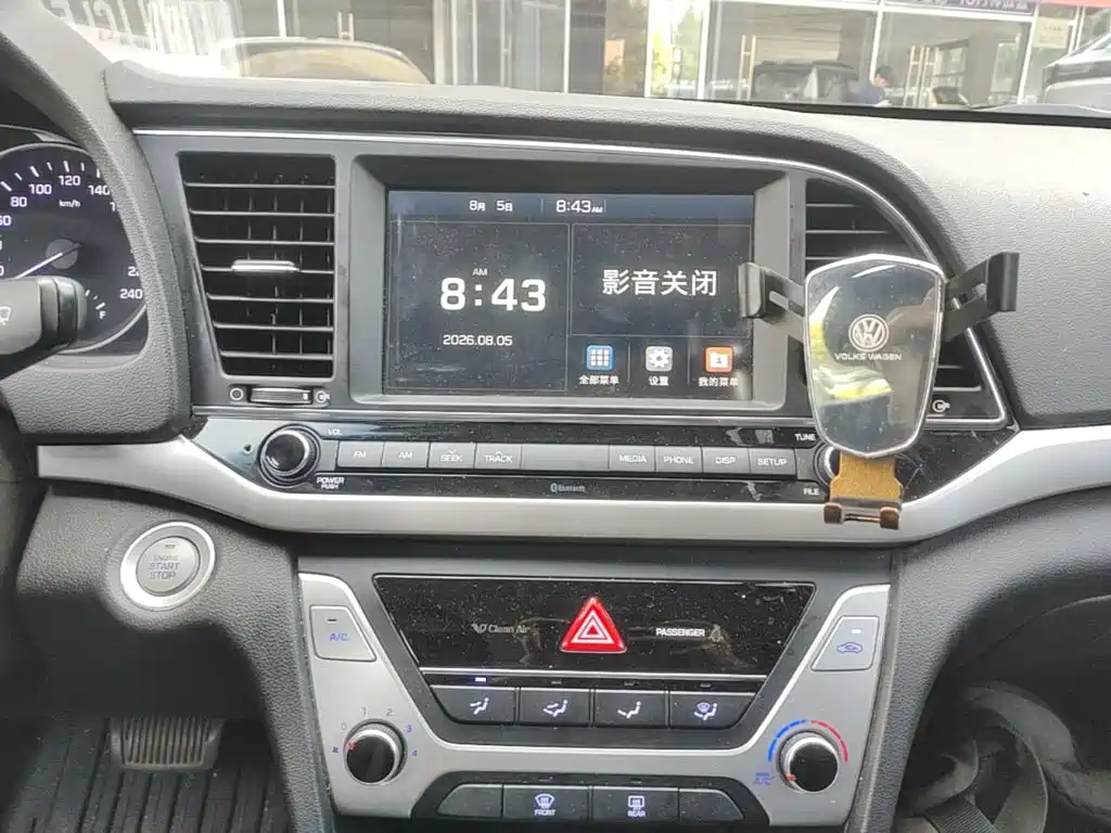 Hyundai Elantra — миниатюра 13