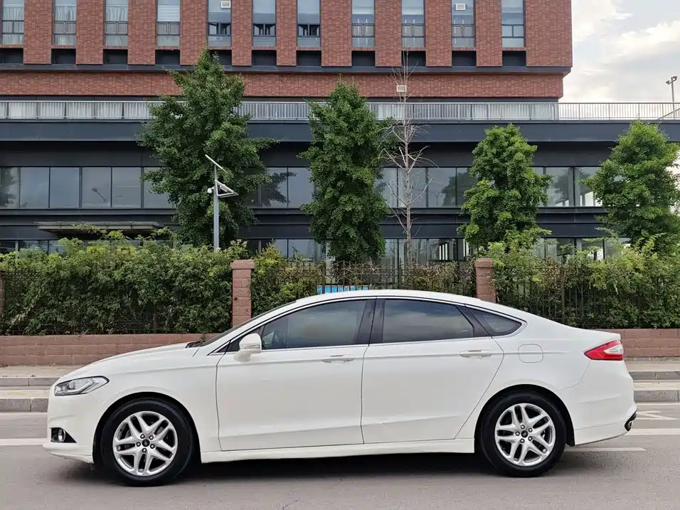 Ford Mondeo — миниатюра 3