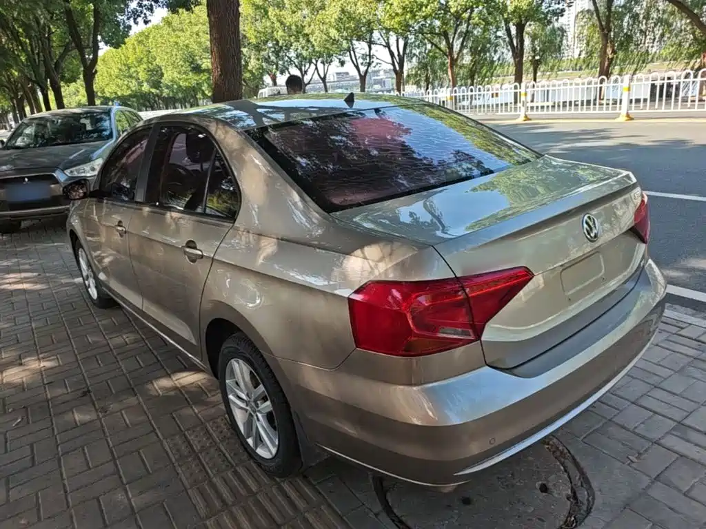 Volkswagen Jetta — миниатюра 5