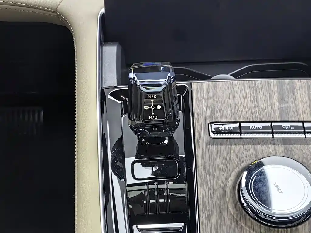 Geely Xingyue L — миниатюра 13