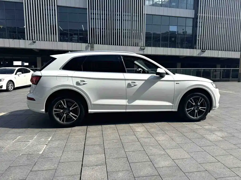Audi Q5L — миниатюра 4