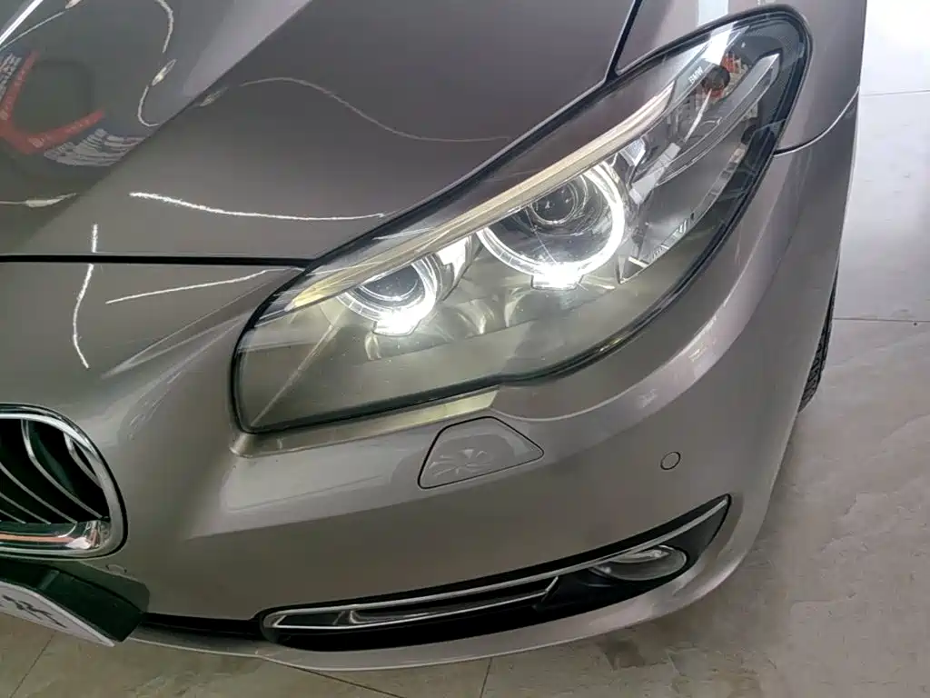BMW 5 Series — миниатюра 24