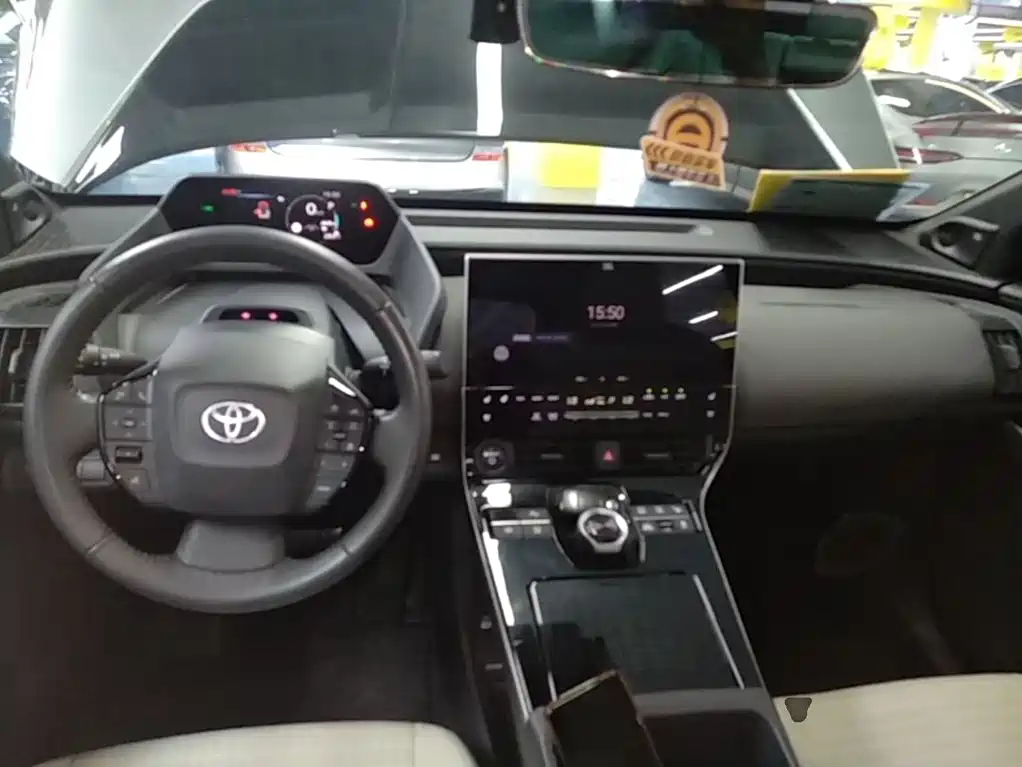 Toyota bZ4X — миниатюра 10